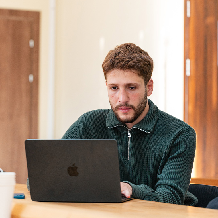 Გიორგი Ლოლაძე